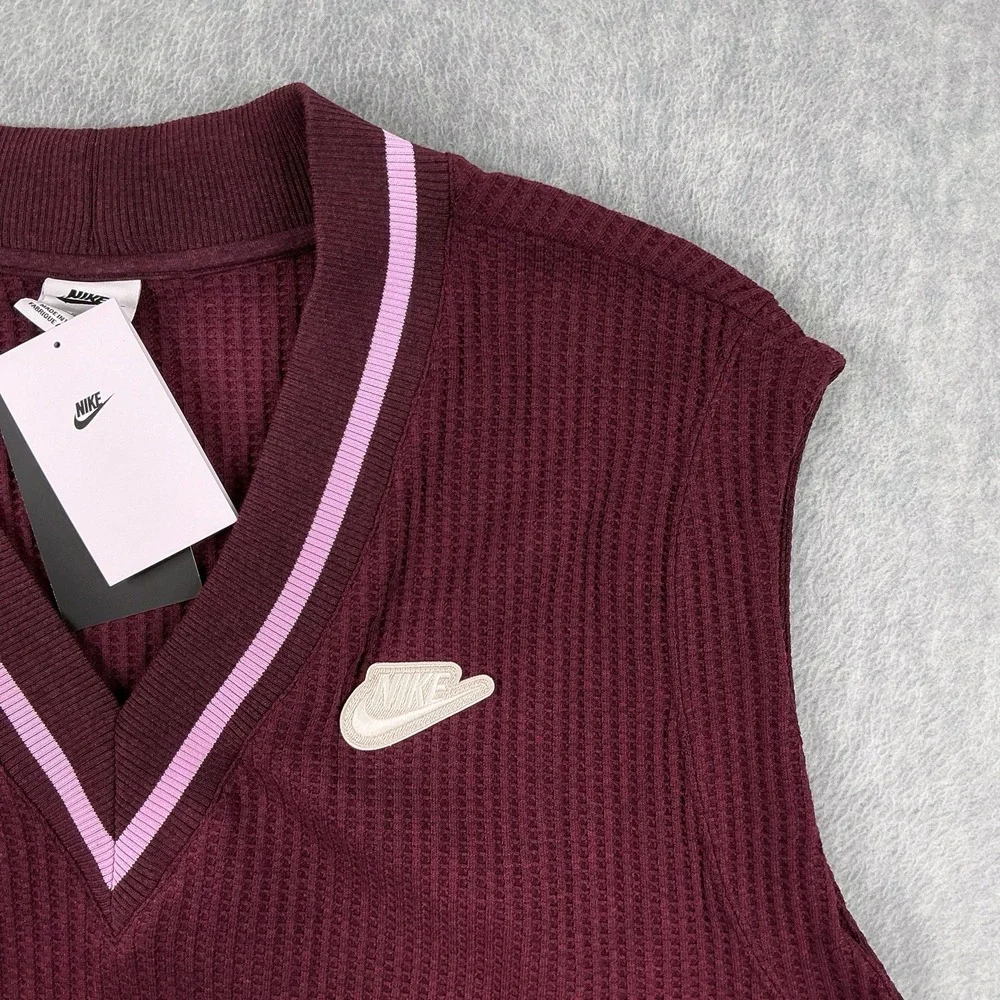 Nike Vest Women Large Burgundy‎ Sleeveless Waffle Knit Sweater M7482 Logo Preppy
